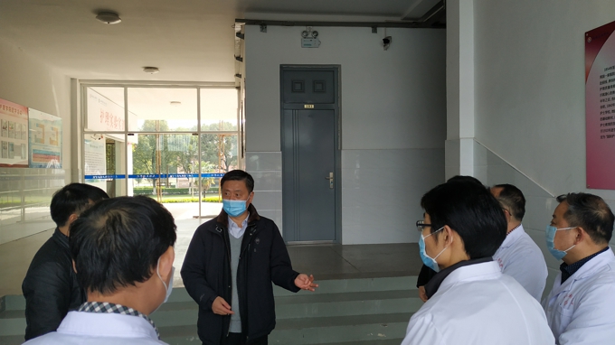 无锡市教育局到校督查疫情防控工作8.jpg