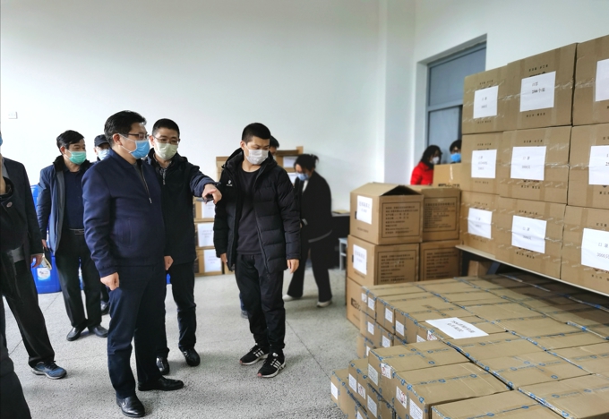 无锡市教育局到校督查疫情防控工作10.jpg