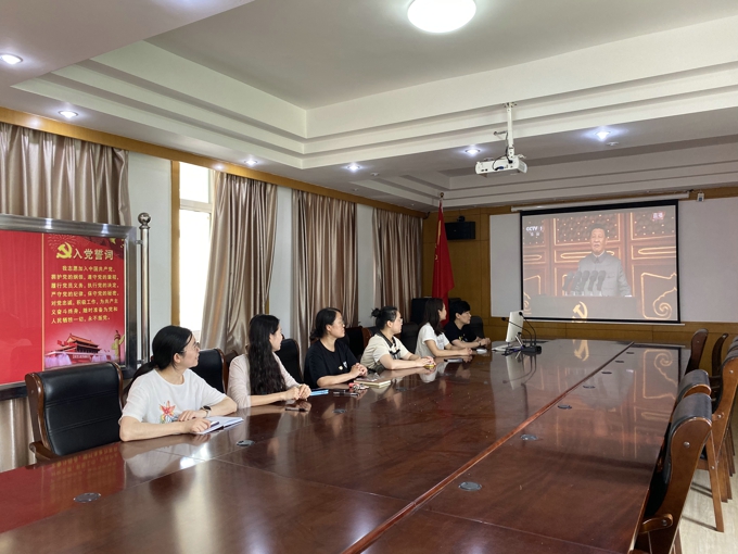 我校组织收看庆祝中国共产党成立100周年大会5.jpg