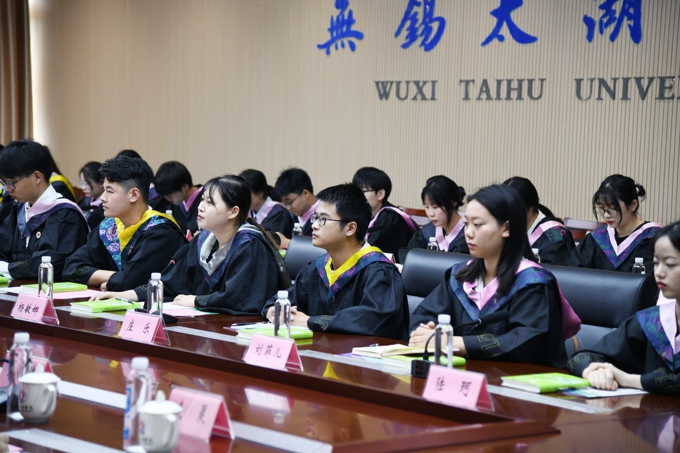 太湖学院举行2023届毕业生代表座谈会10.jpg