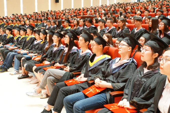 无锡太湖学院隆重举行2018届学生毕业典礼.jpg