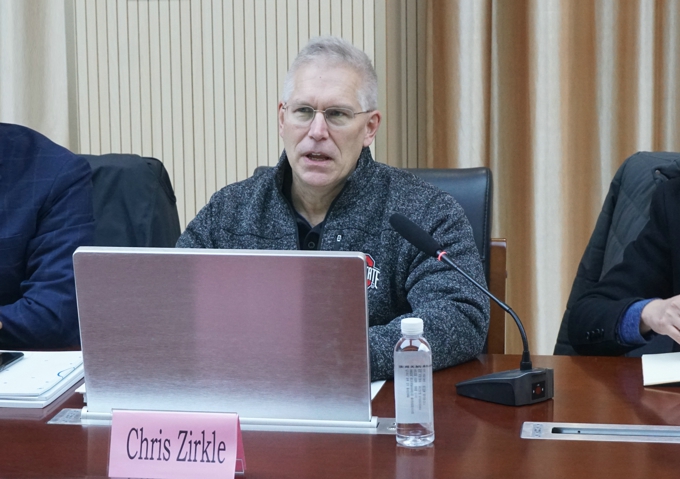 美国俄亥俄州立大学Chris Zirkle教授来校作专题报告2.jpg