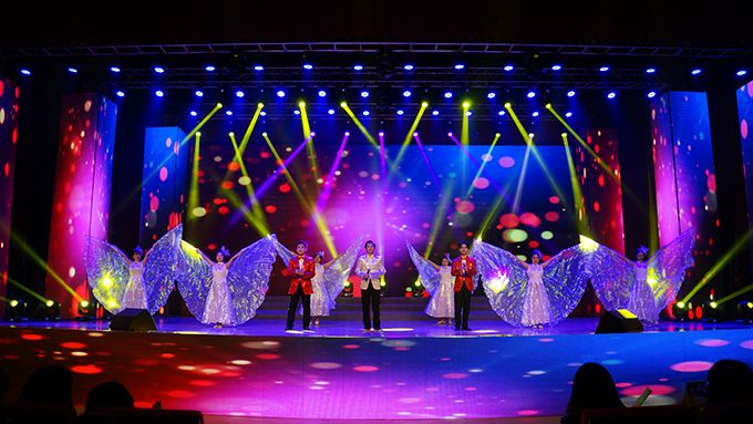 我校纪念改革开放四十周年暨迎新生大型文艺晚会精彩上演7.JPG