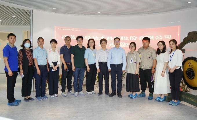 无锡太湖学院副校长阙明坤带队赴江苏微导纳米技术公司开展访企拓岗促就业专项行动1.jpg